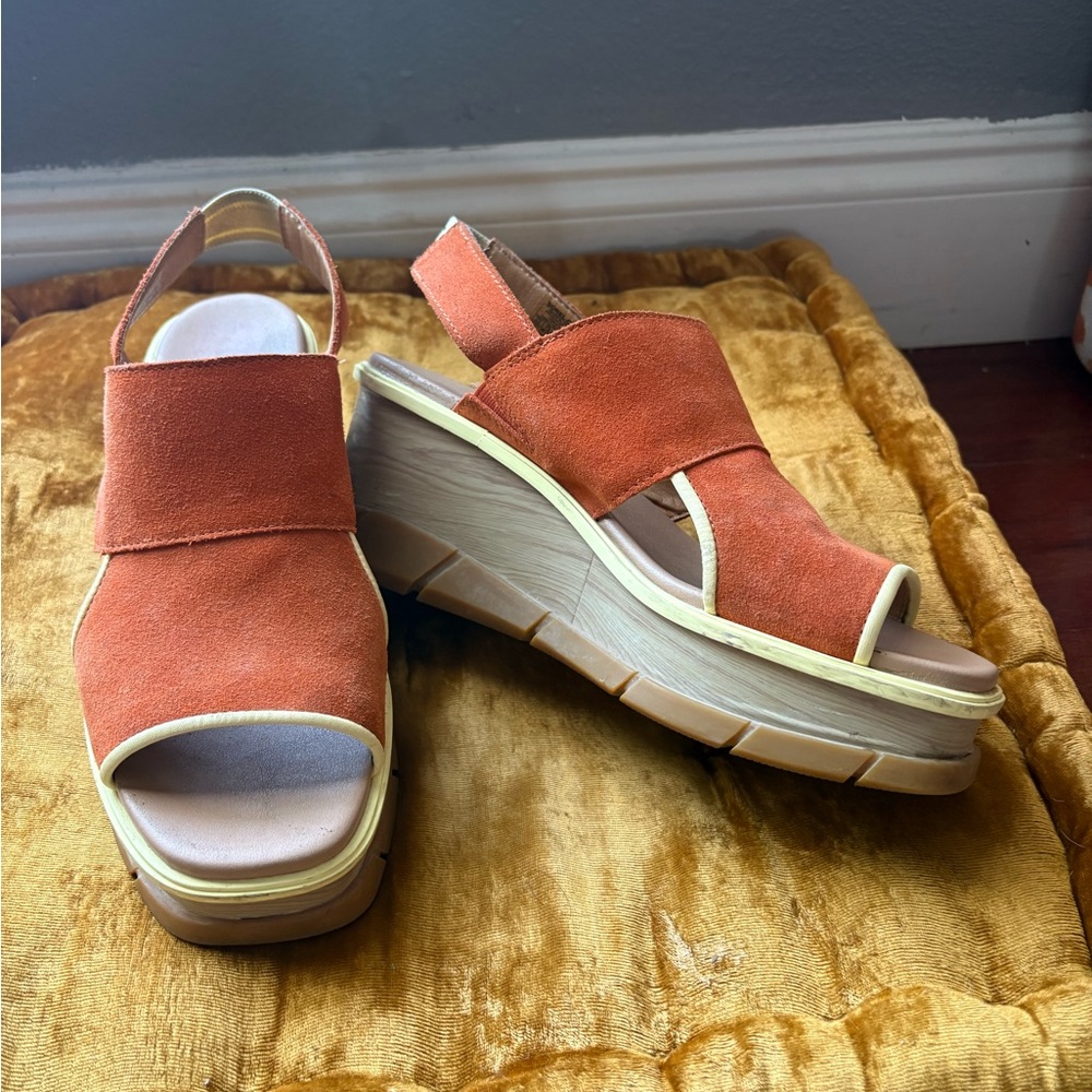 Sorel Women's Rust Orange Suede Open-Toe Slingback Clogs - Picture 3 of 5